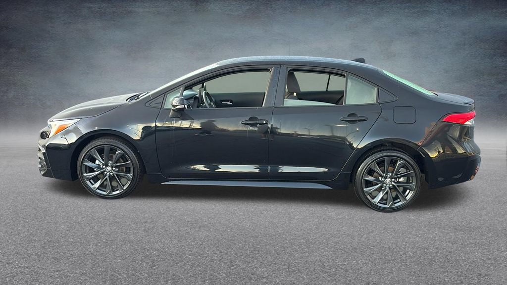 Used 2025 Toyota Corolla SE FWD image 4