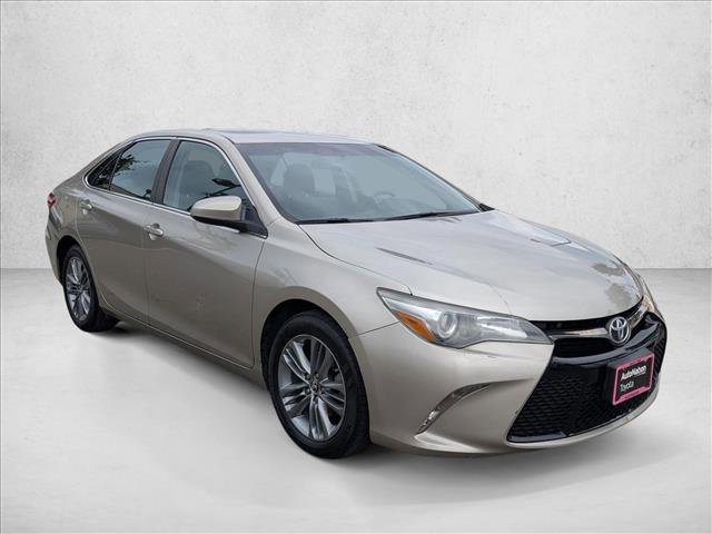 Used 2015 Toyota Camry SE w/ Moonroof Package video 3