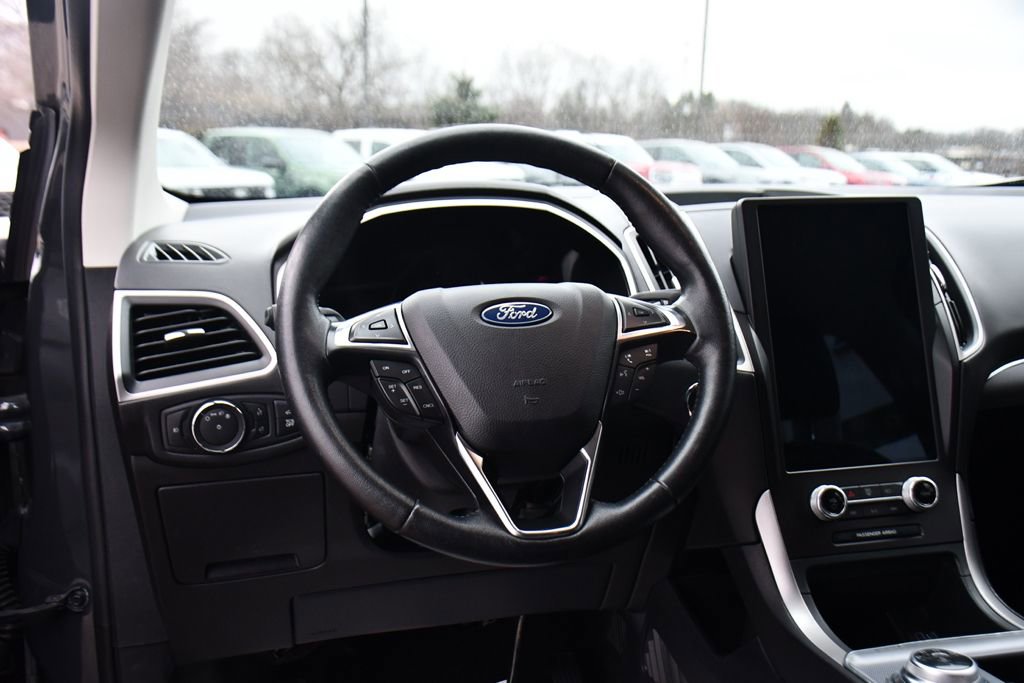 Used 2021 Ford Edge SEL w/ Convenience Package image 12