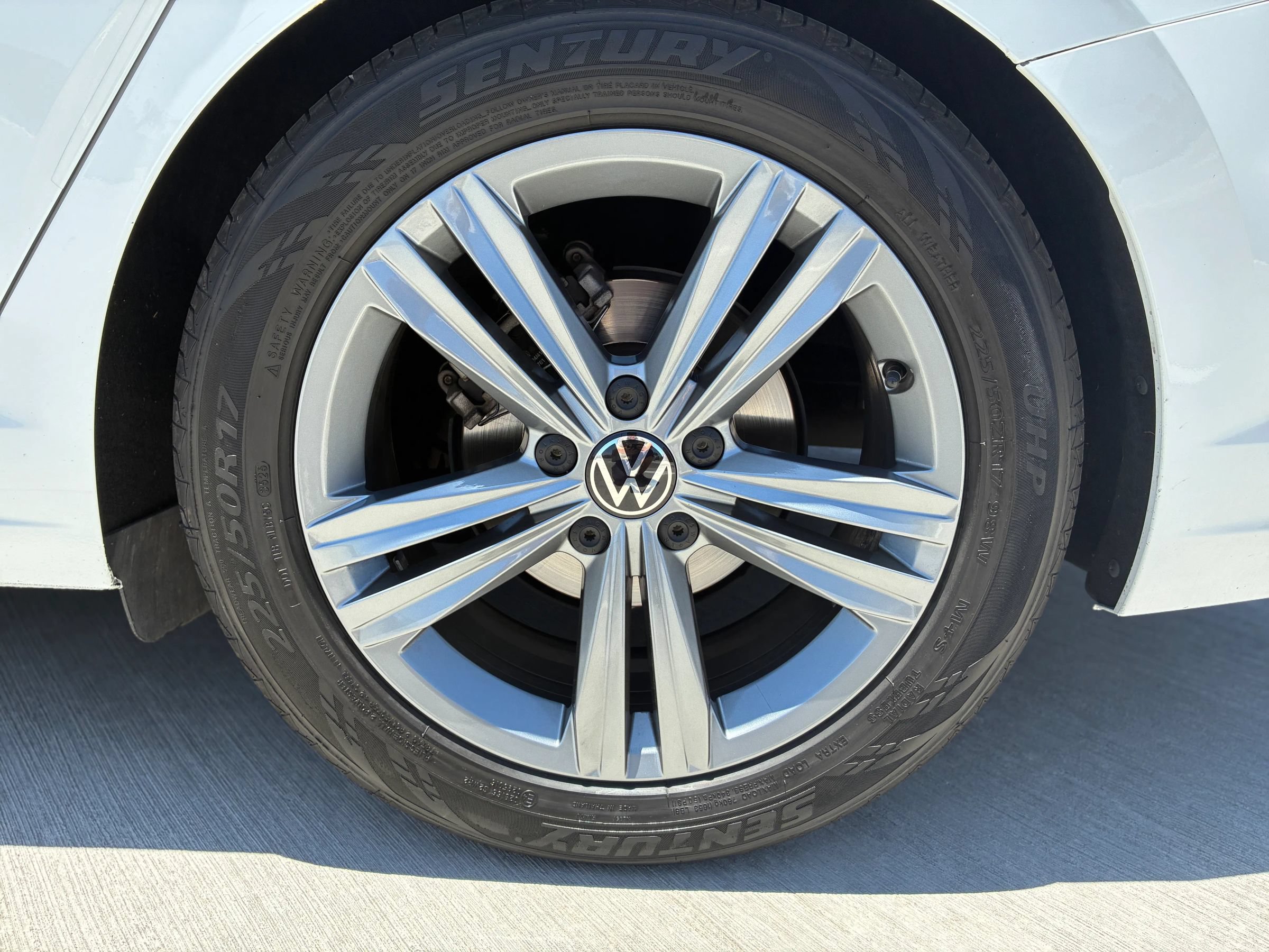 Used 2020 Volkswagen Jetta R-Line w/ R-Line Cold Weather Package FWD image 26