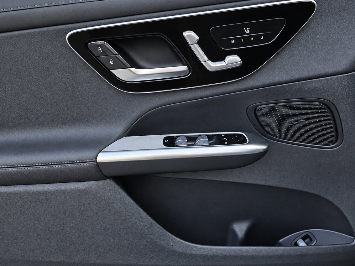 New 2026 Mercedes-Benz GLC 300 4MATIC image 14