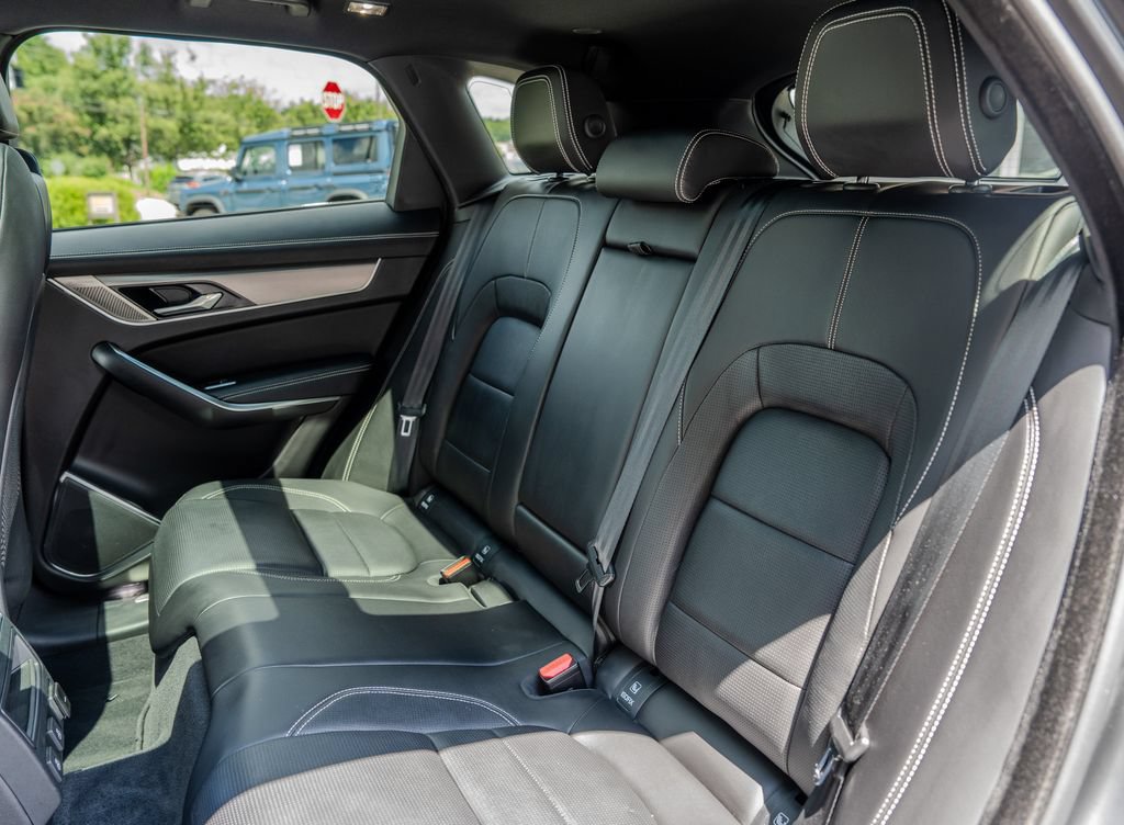Used 2024 Jaguar F-PACE R-Dynamic S AWD/4WD image 20