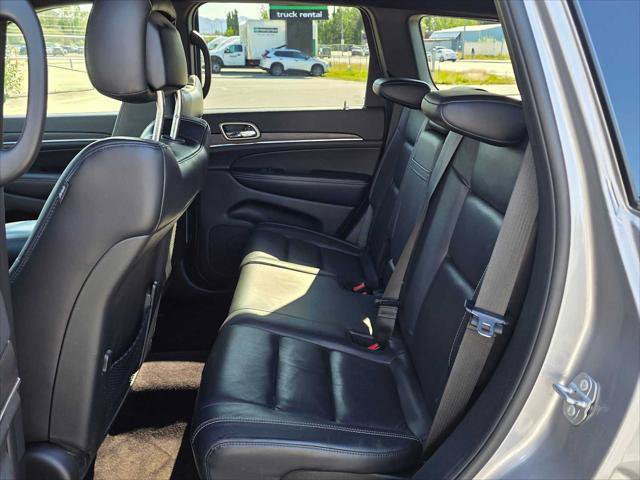 Used 2017 Jeep Grand Cherokee Limited AWD/4WD image 16