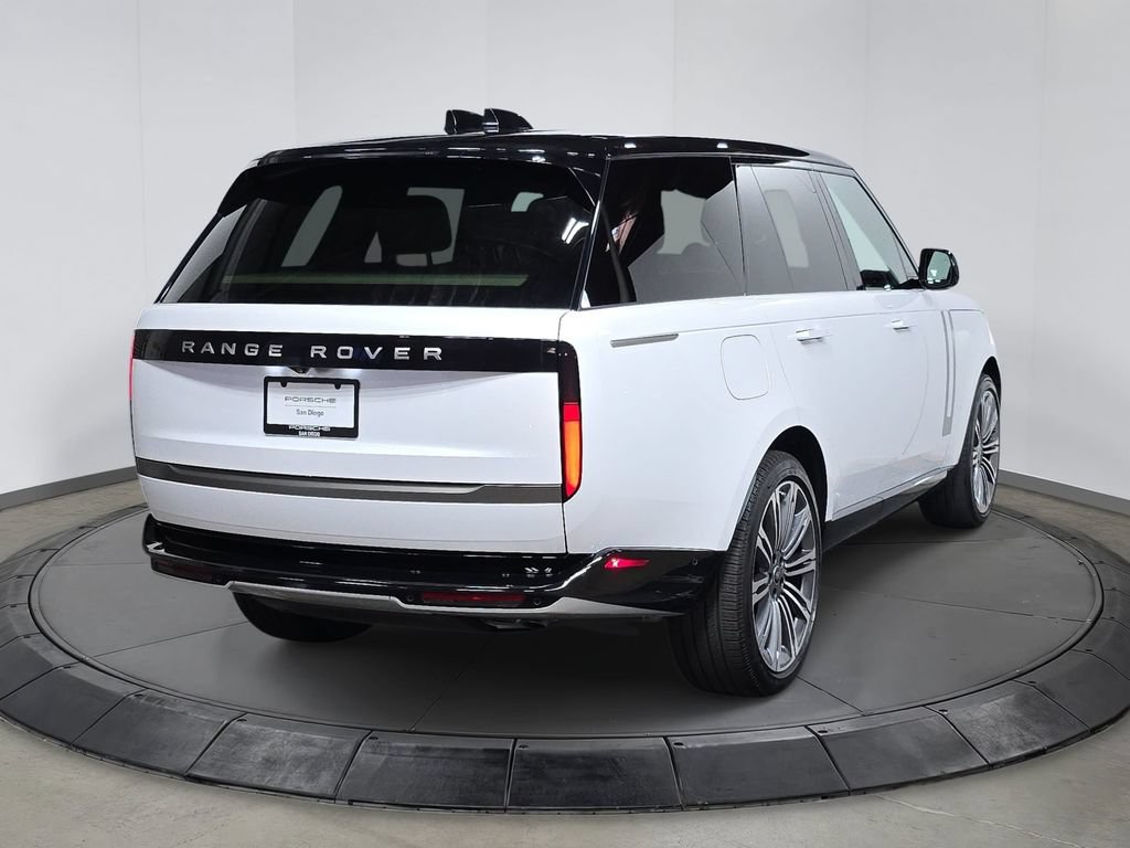 Used 2025 Land Rover Range Rover SE AWD/4WD image 7