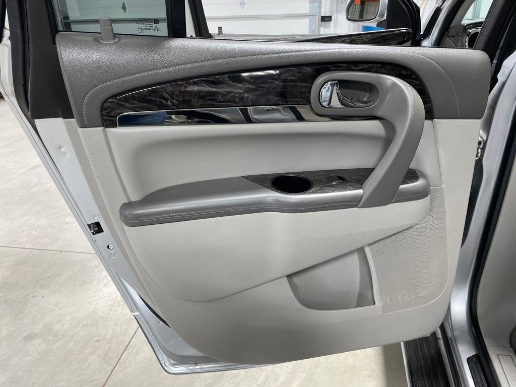 Used 2014 Buick Enclave Premium image 17