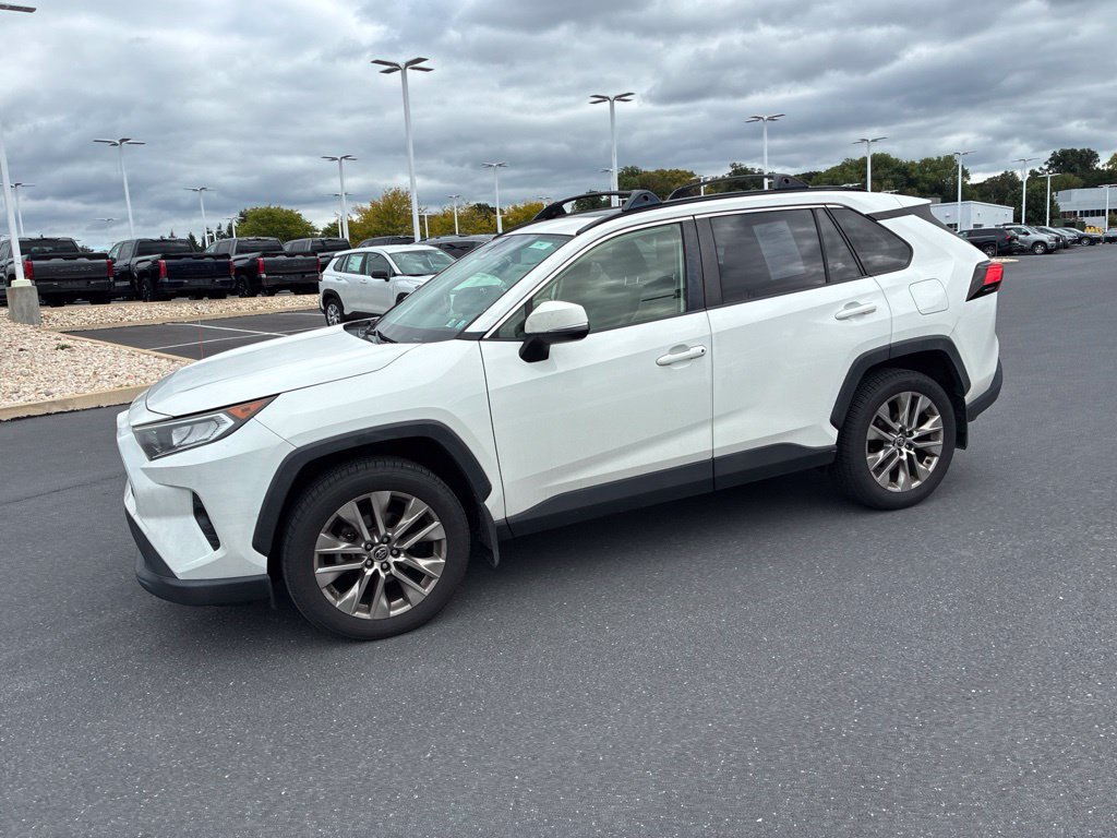 Used 2019 Toyota RAV4 XLE Premium w/ Cold Weather Package AWD/4WD image 16