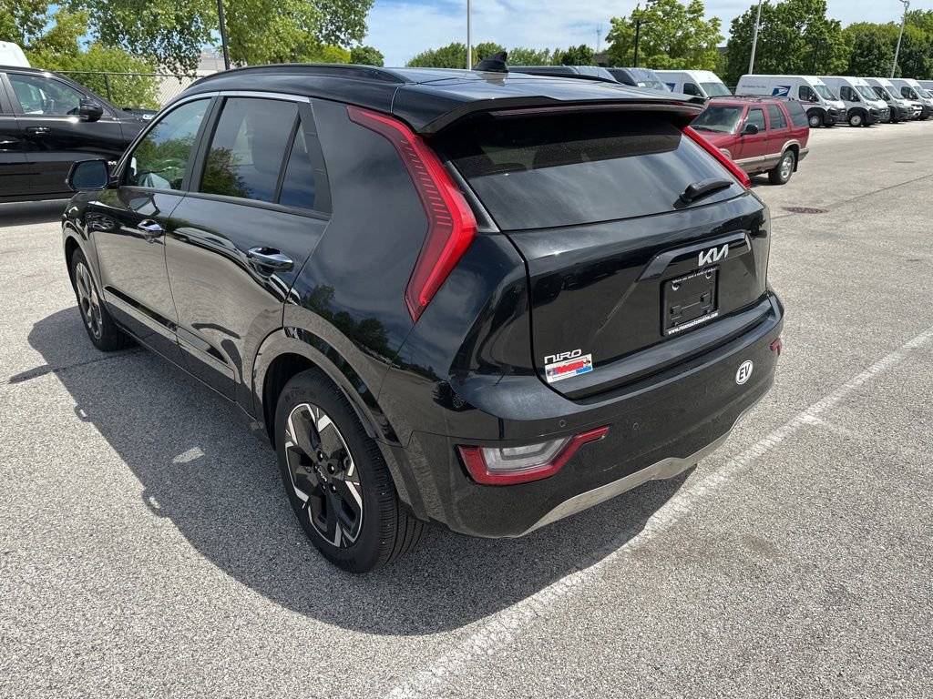 Used 2023 Kia Niro Wave w/ Wave Preserve Package FWD image 9