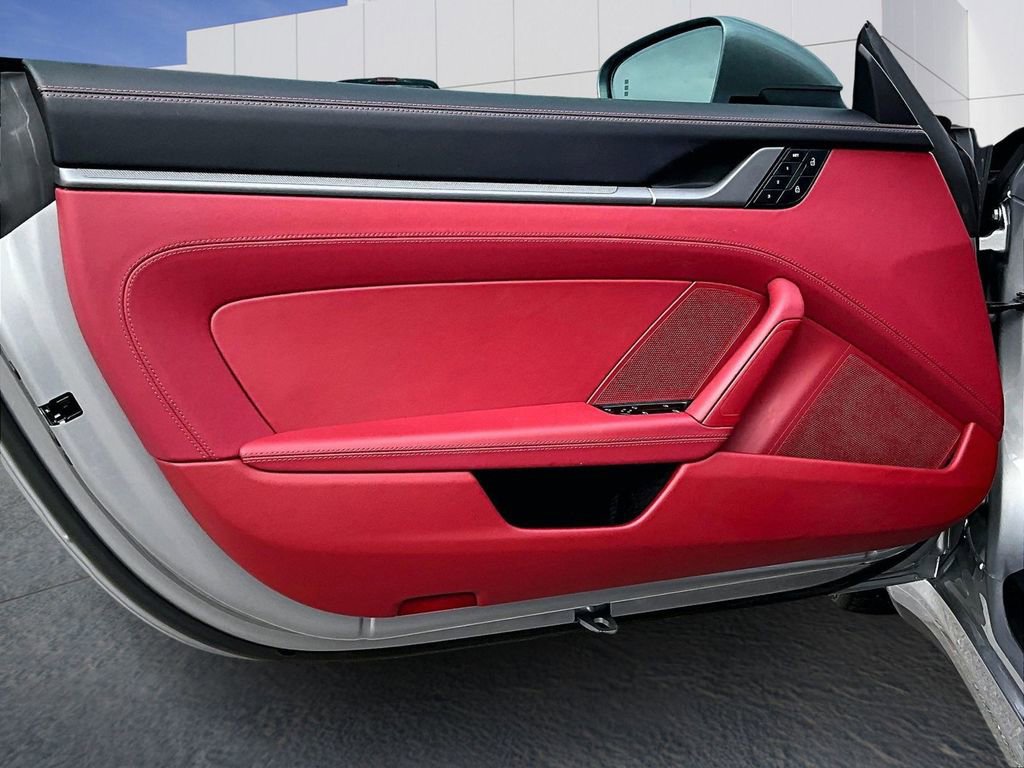 Used 2025 Porsche 911 Carrera image 19