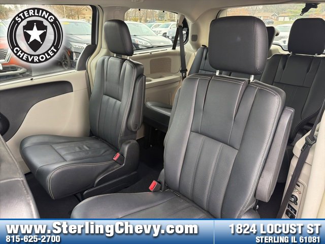 Used 2015 Chrysler Town & Country Touring-L w/ Driver Convenience Group image 13