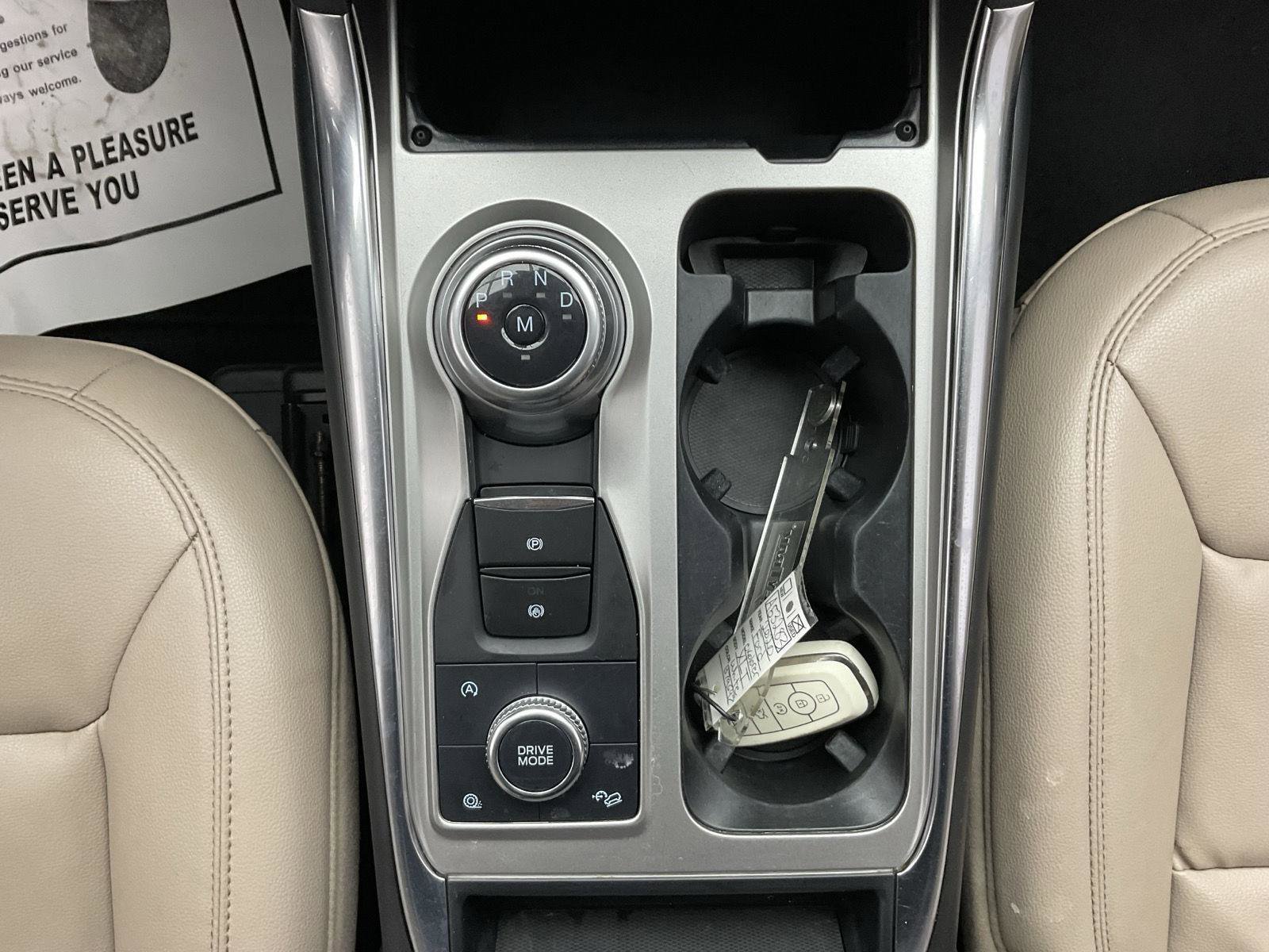 Used 2020 Ford Explorer XLT w/ Equipment Group 202A image 24