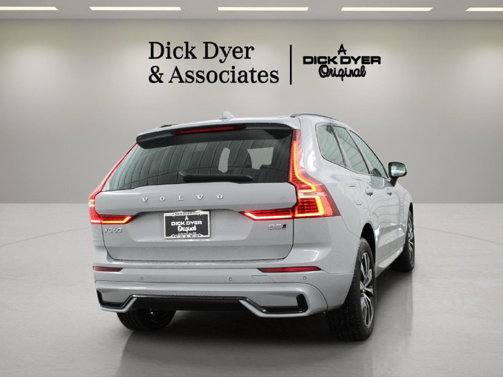 Used 2024 Volvo XC60 B5 Core w/ Protection Package Premier AWD/4WD image 10
