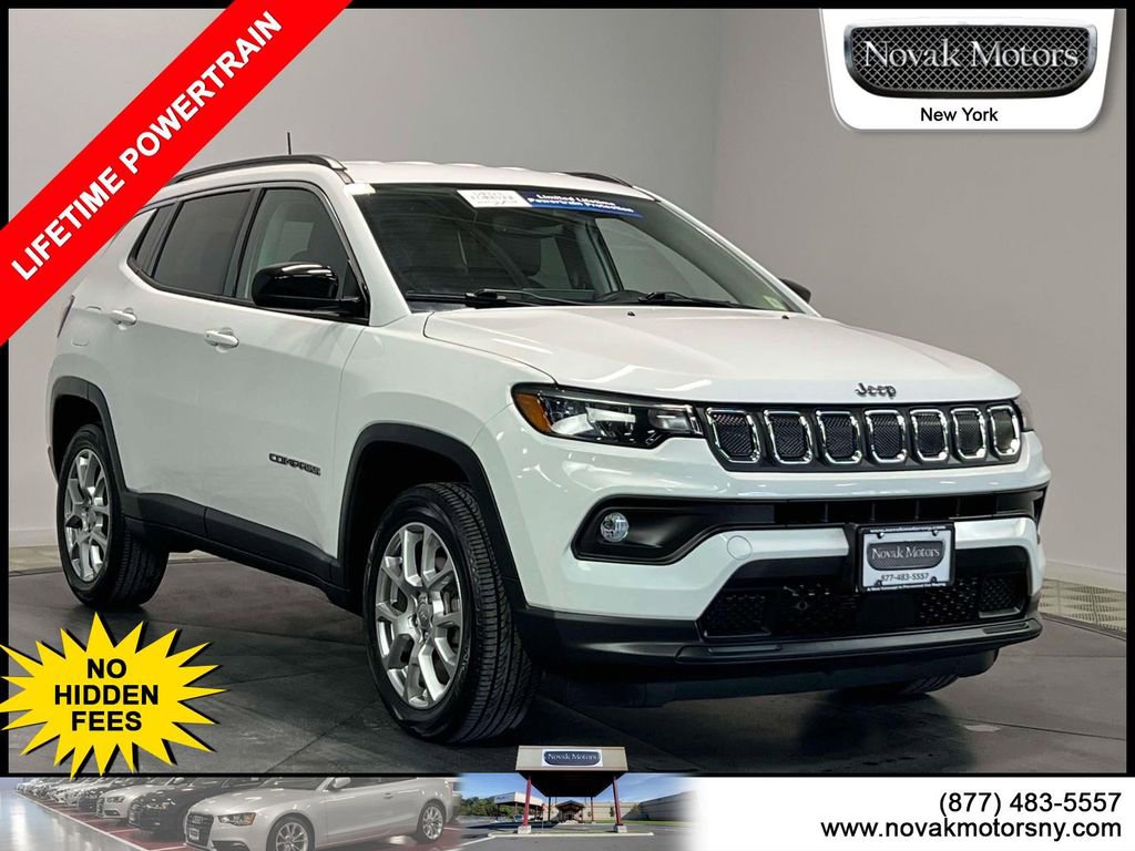 Used 2022 Jeep Compass Latitude image 1