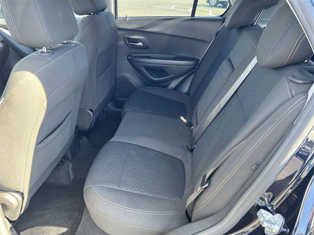 Certified 2022 Chevrolet Trax LS w/ Tint and Cruise Package image 23