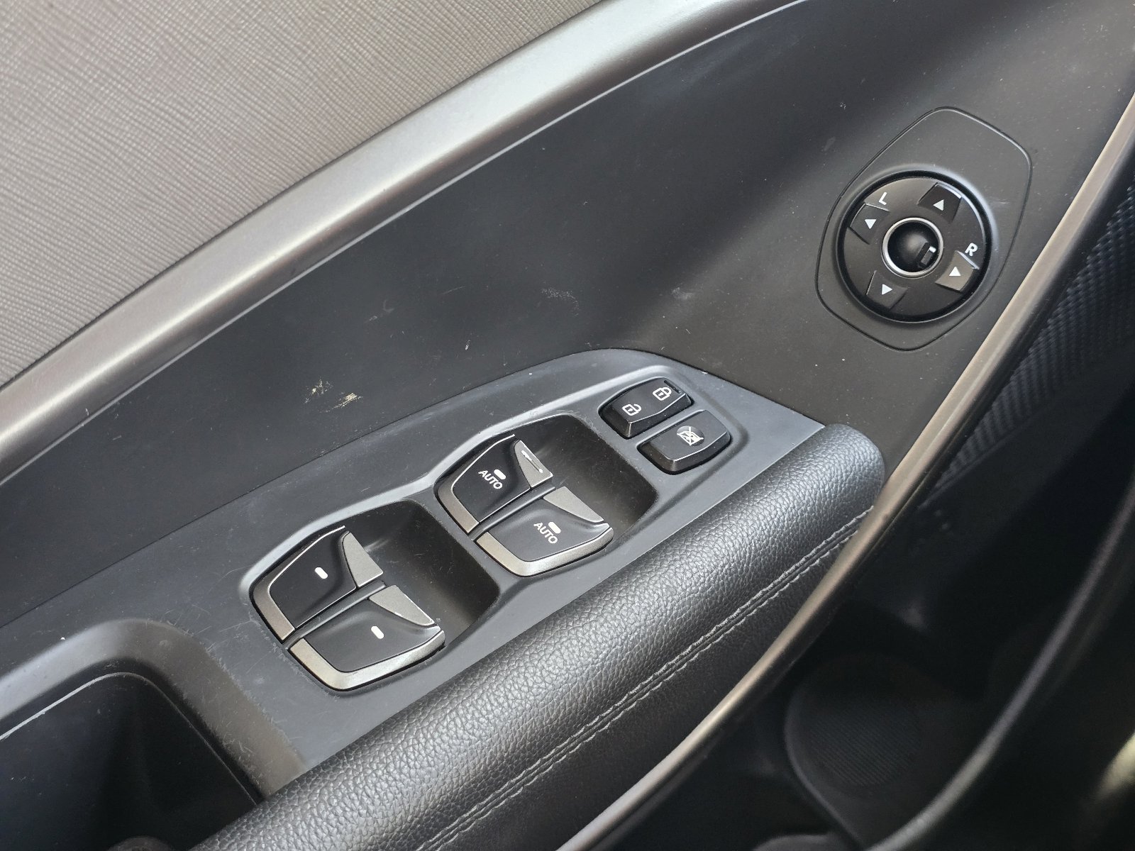 Used 2017 Hyundai Santa Fe SE image 22