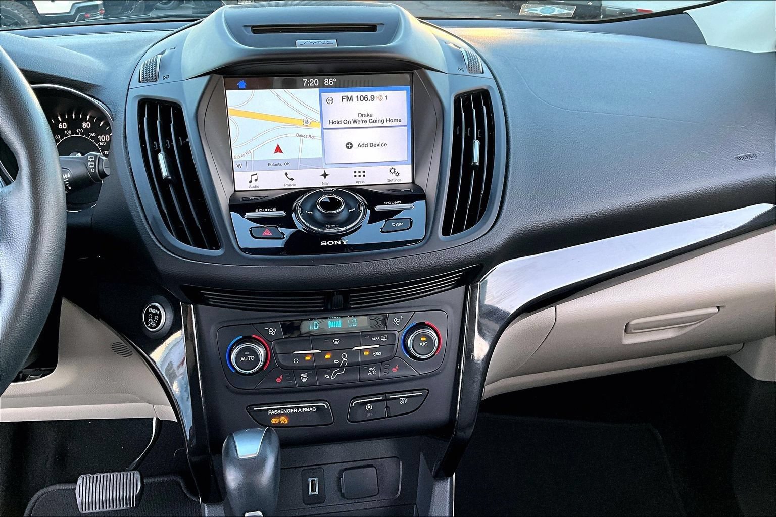 Used 2017 Ford Escape Titanium FWD image 22