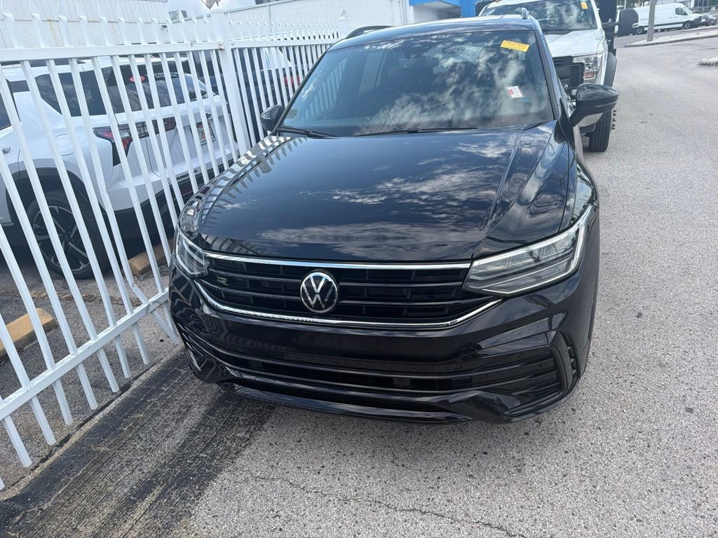 Used 2024 Volkswagen Tiguan SE R-Line FWD image 13