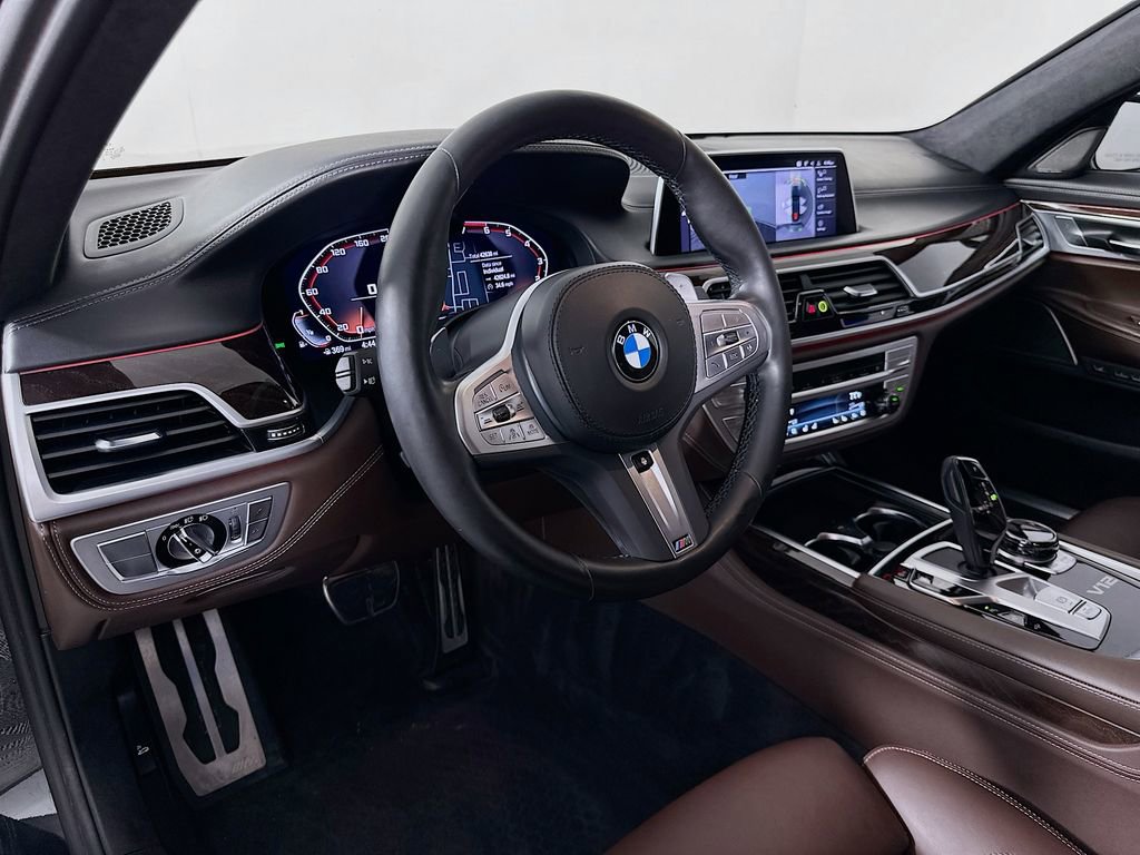 Used 2022 BMW M760i xDrive w/ Luxury Rear Seating Package AWD/4WD image 9