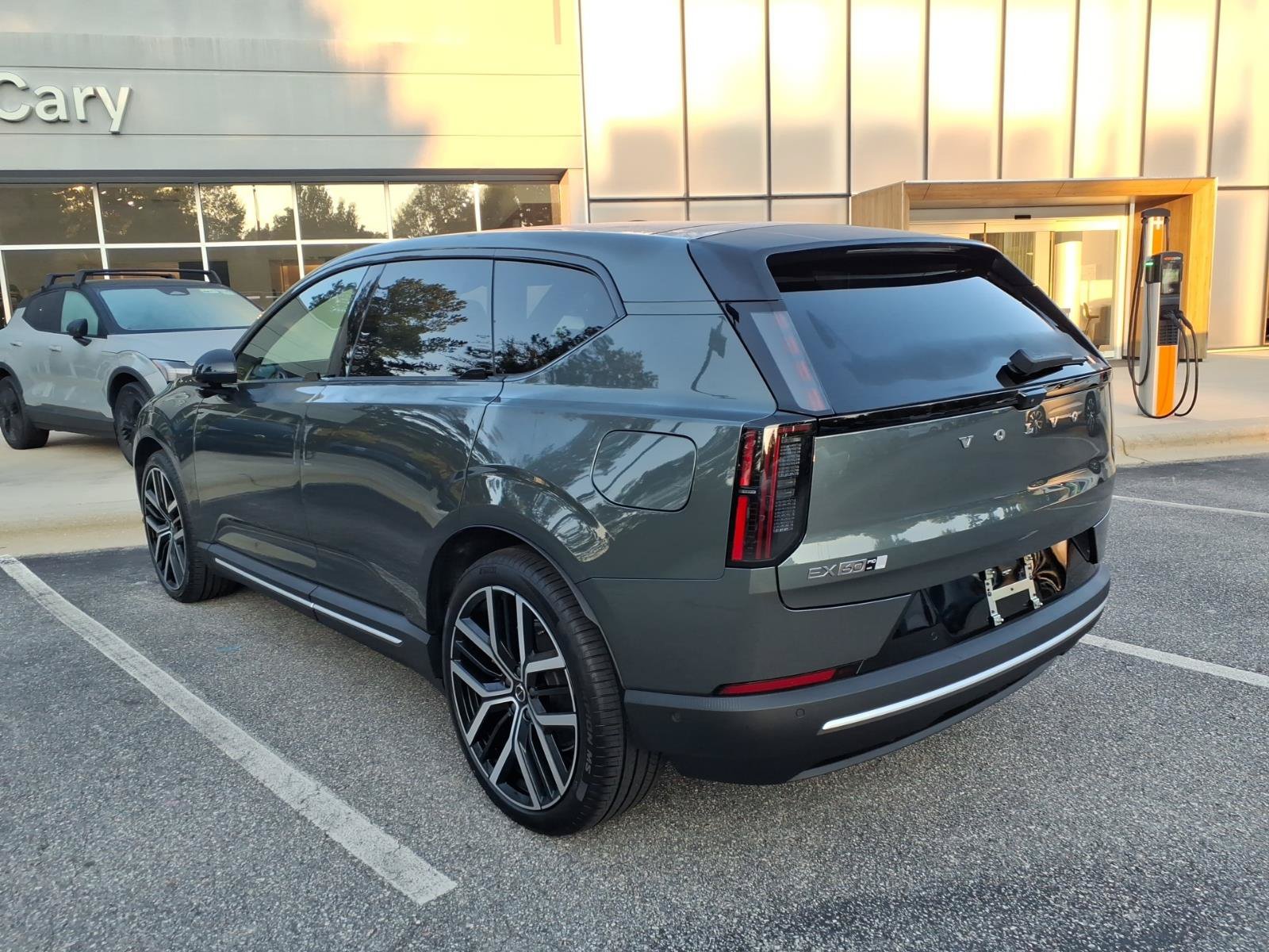 New 2027 Volvo EX60 Ultra AWD/4WD image 3