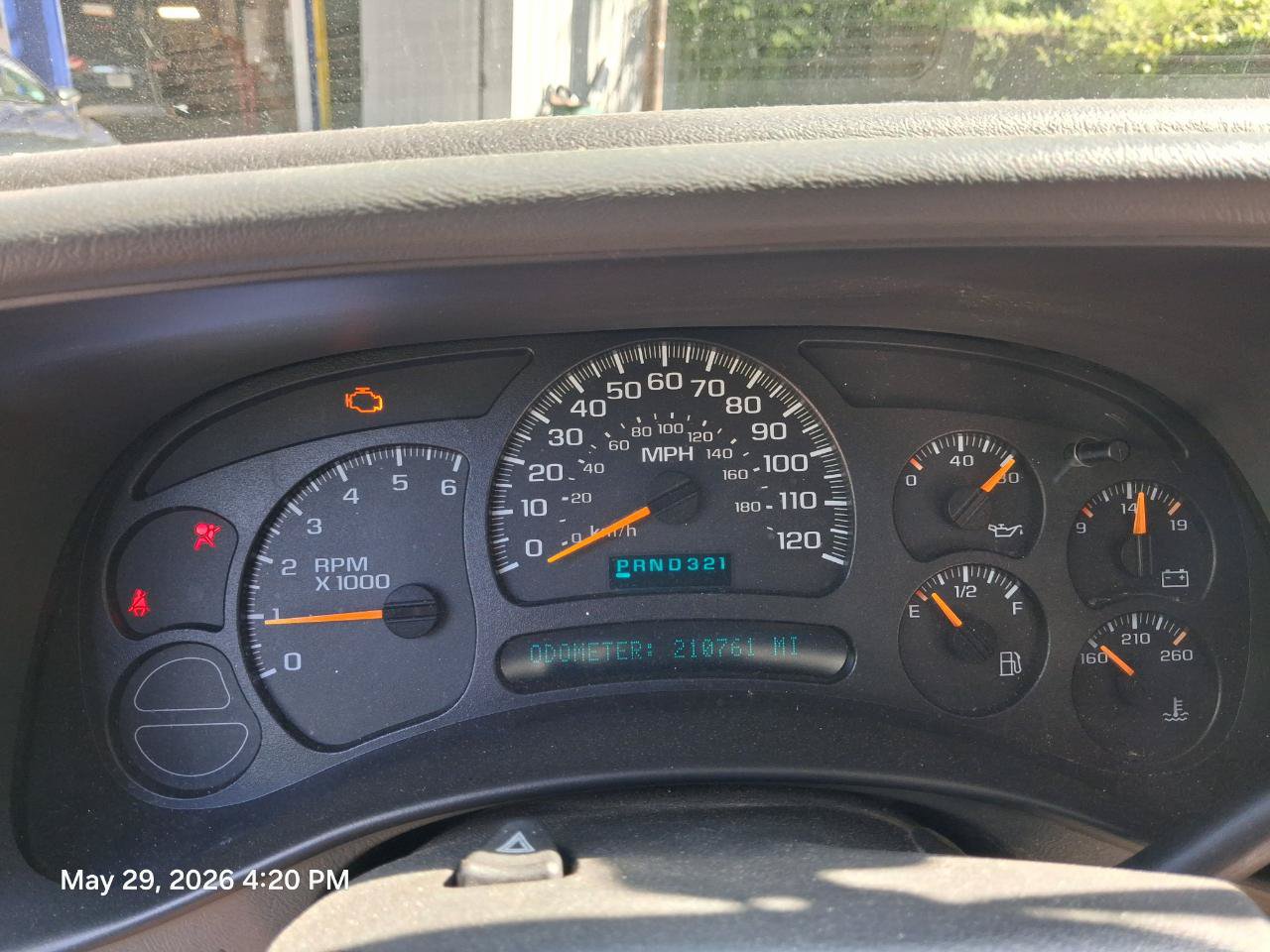 Used 2005 GMC Yukon SLT w/ SLT Preferred Equipment Group AWD/4WD image 7