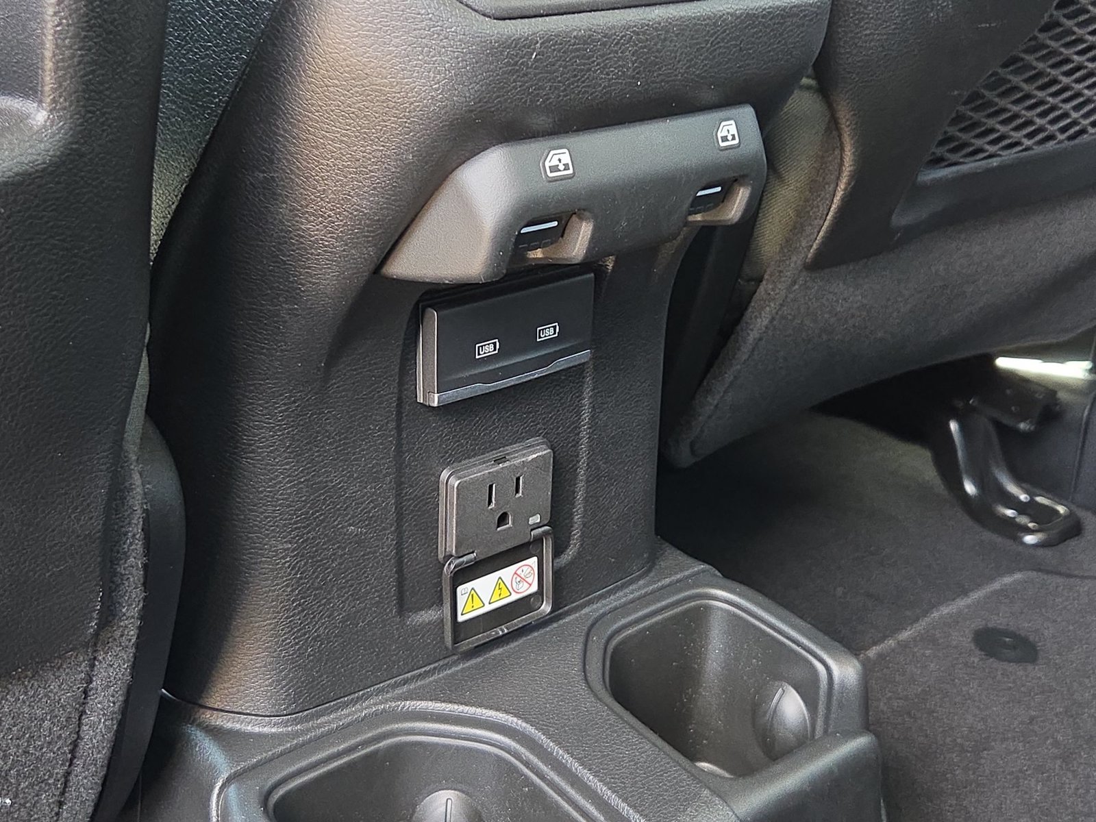 Used 2025 Jeep Gladiator Mojave w/ Convenience Group AWD/4WD image 21