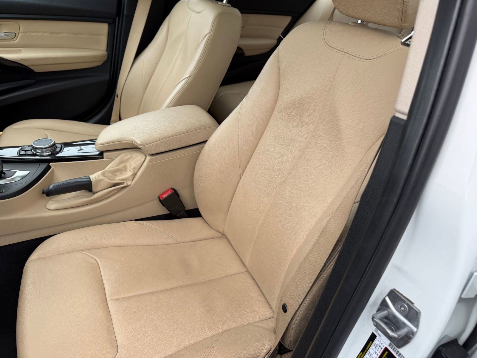 Used 2017 BMW 320i Sedan image 24