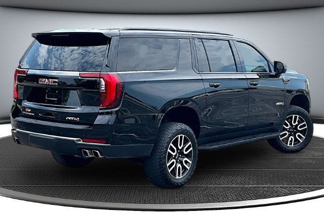 Used 2025 GMC Yukon XL AT4 AWD/4WD image 6