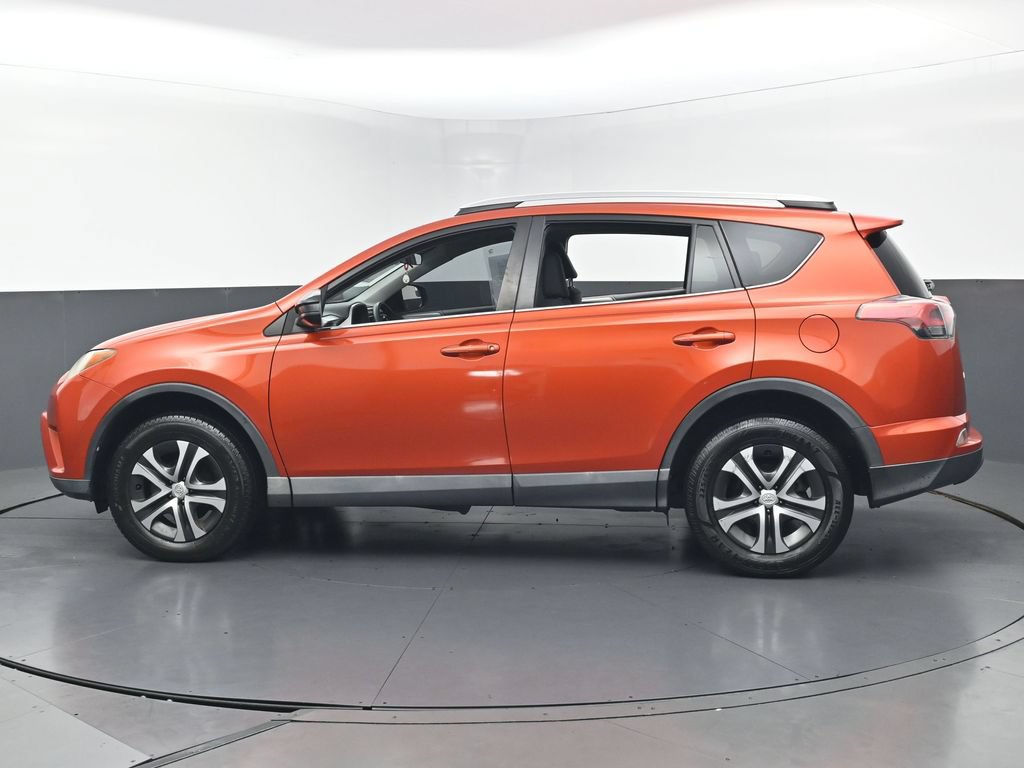 Used 2016 Toyota RAV4 LE AWD/4WD image 3