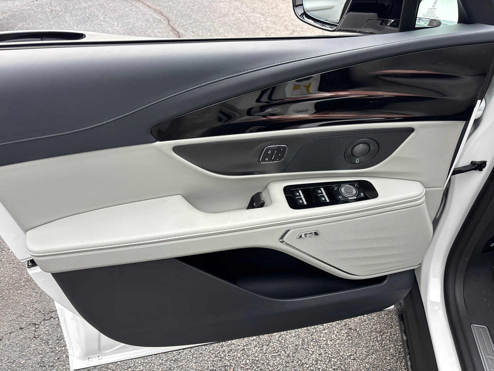 New 2026 Lincoln Nautilus Reserve AWD/4WD image 11
