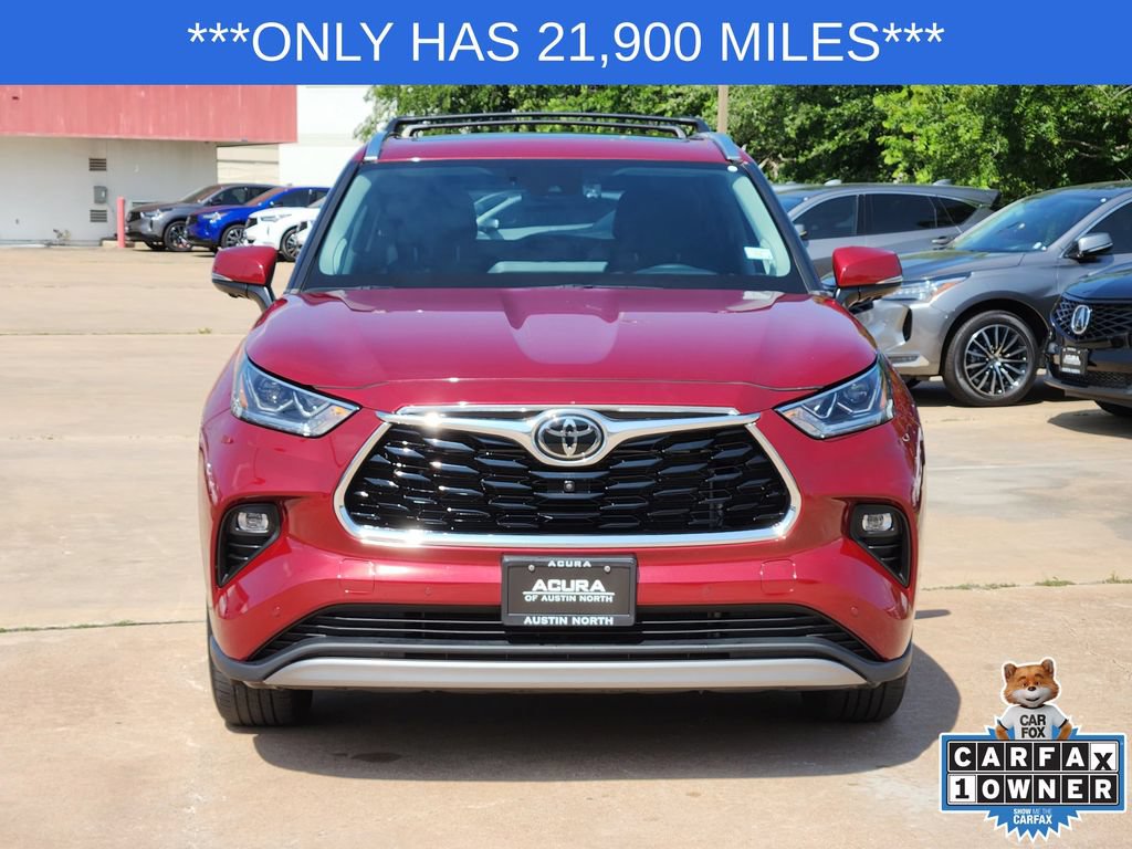 Used 2024 Toyota Highlander Platinum AWD/4WD image 2