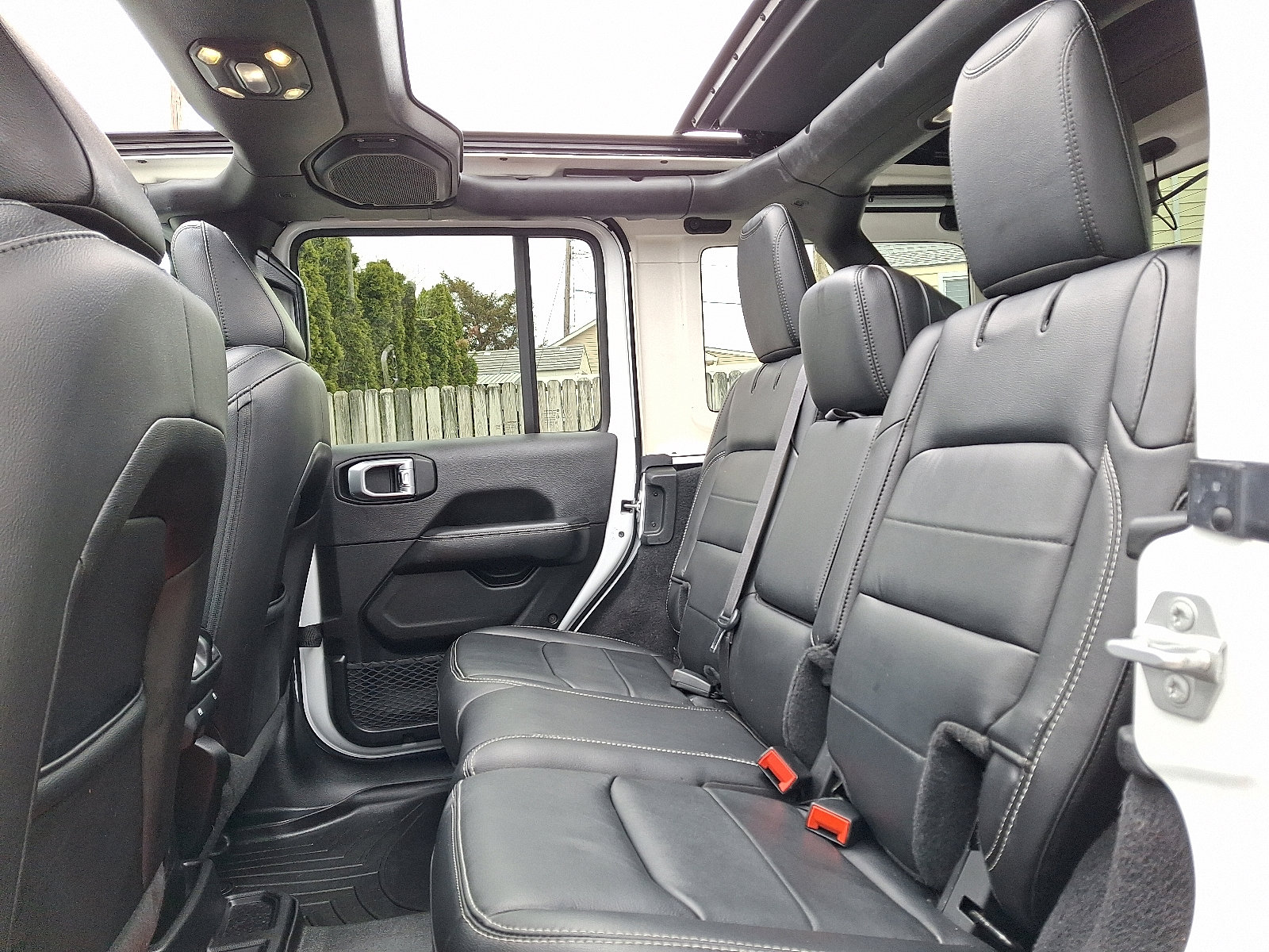 Used 2020 Jeep Wrangler Unlimited Sahara w/ Cold Weather Group image 10