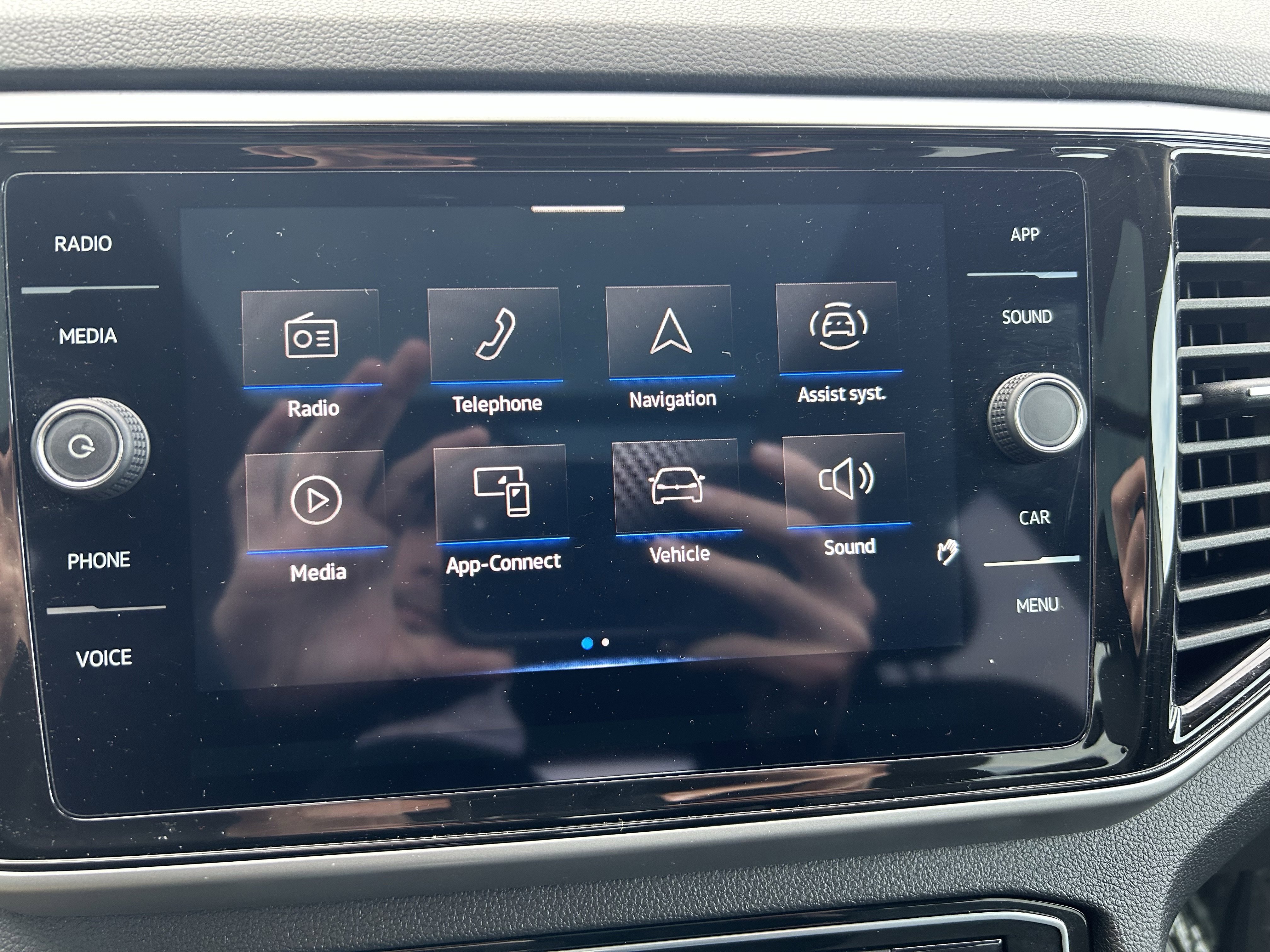 Certified 2023 Volkswagen Atlas SE w/ Panoramic Sunroof Package image 13