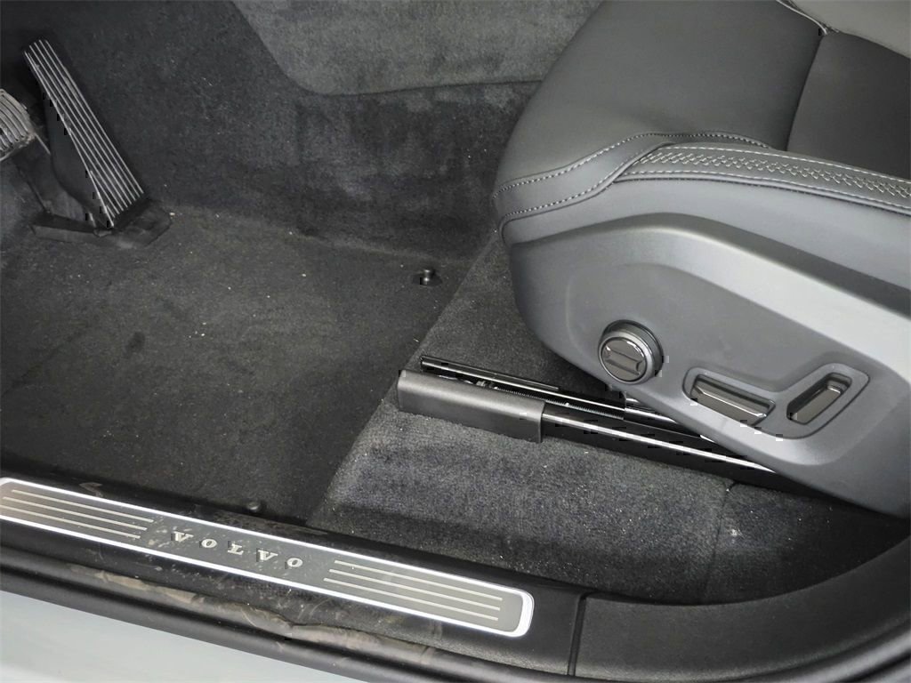 New 2026 Volvo XC90 T8 Plus image 21