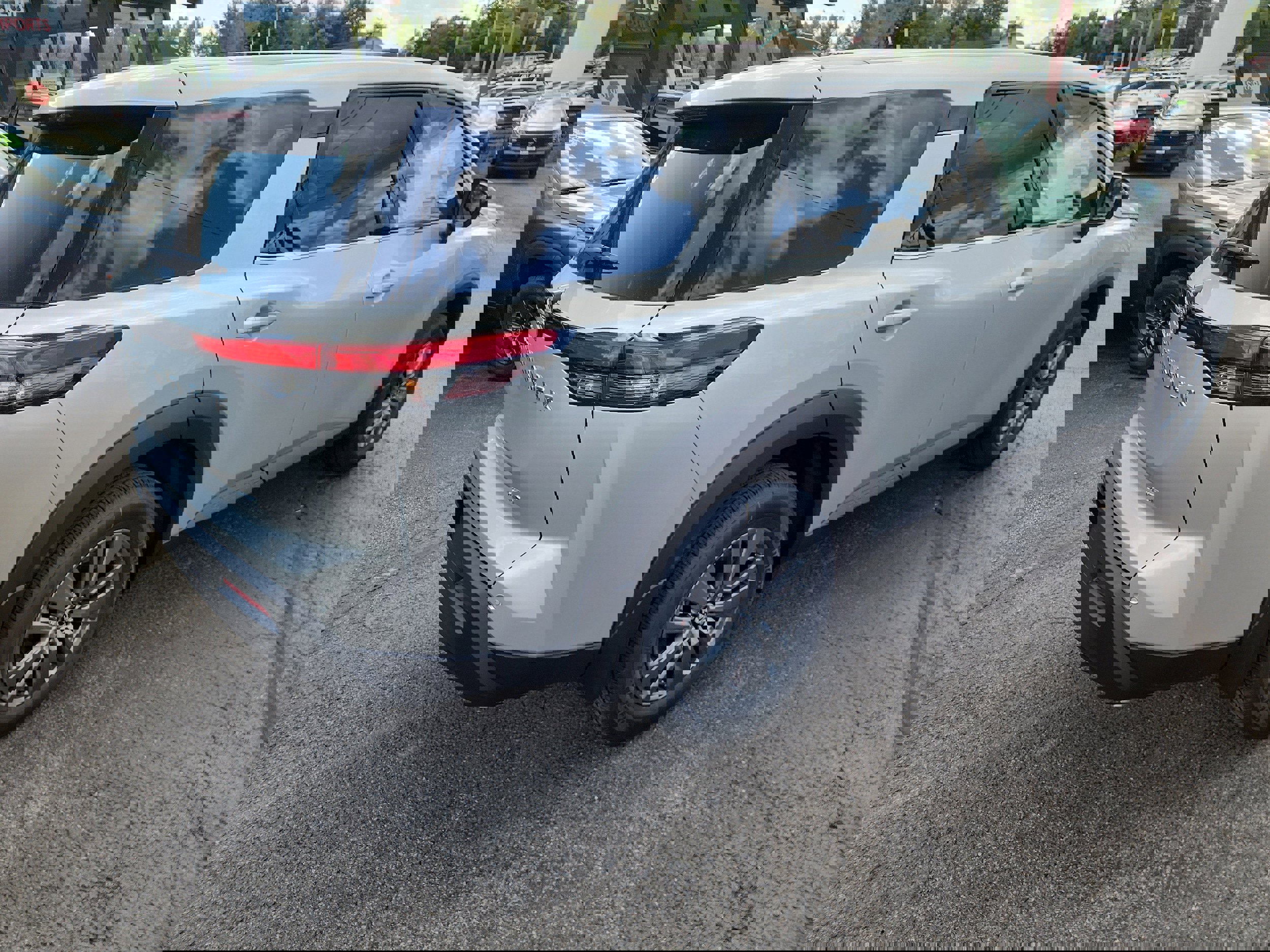 New 2025 Nissan Pathfinder S image 8