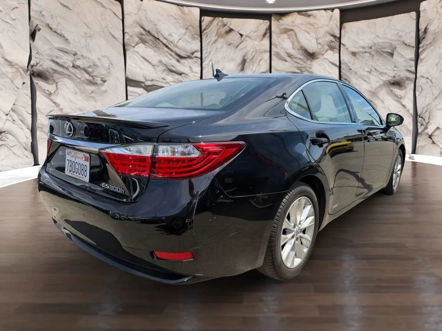 Used 2013 Lexus ES 300h w/ Luxury Pkg FWD image 6