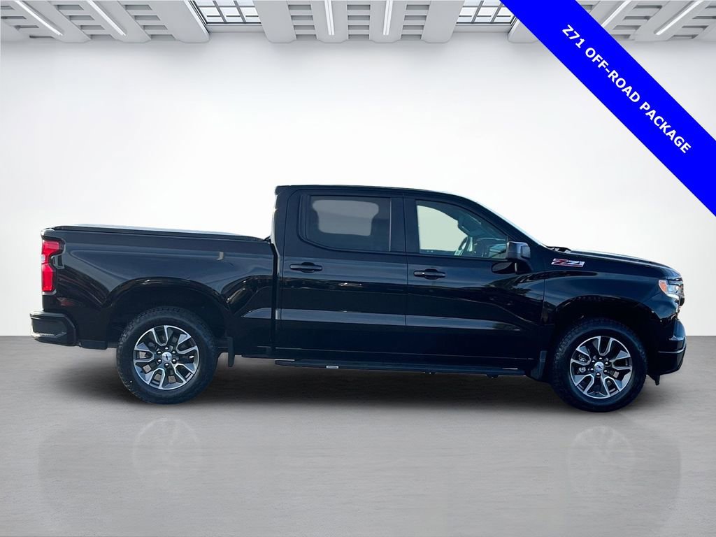 Used 2023 Chevrolet Silverado 1500 RST image 2