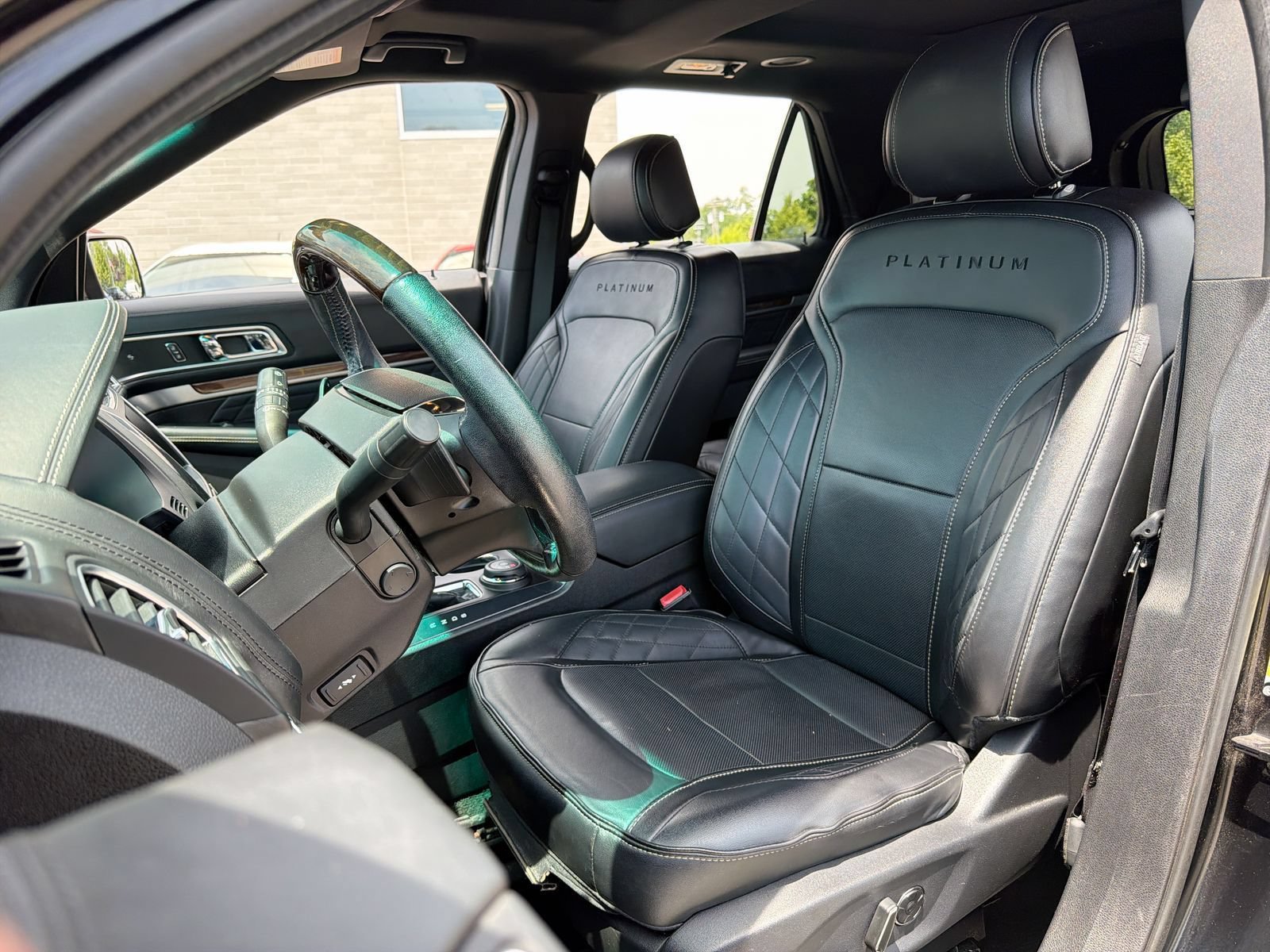 Used 2016 Ford Explorer Platinum AWD/4WD image 21