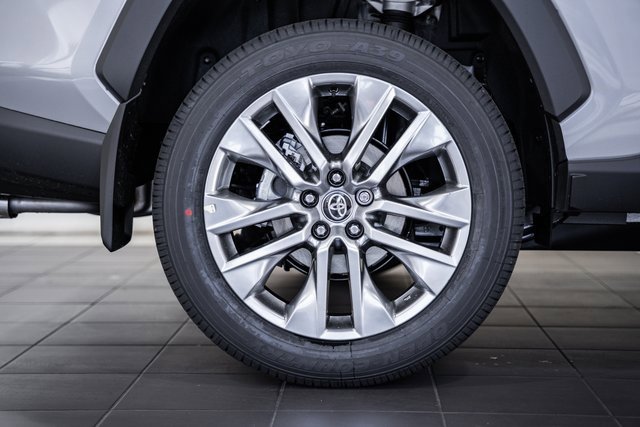 New 2025 Toyota RAV4 Limited image 18