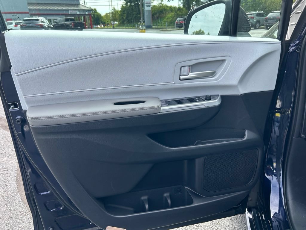 New 2026 Toyota Sienna XLE AWD/4WD image 10
