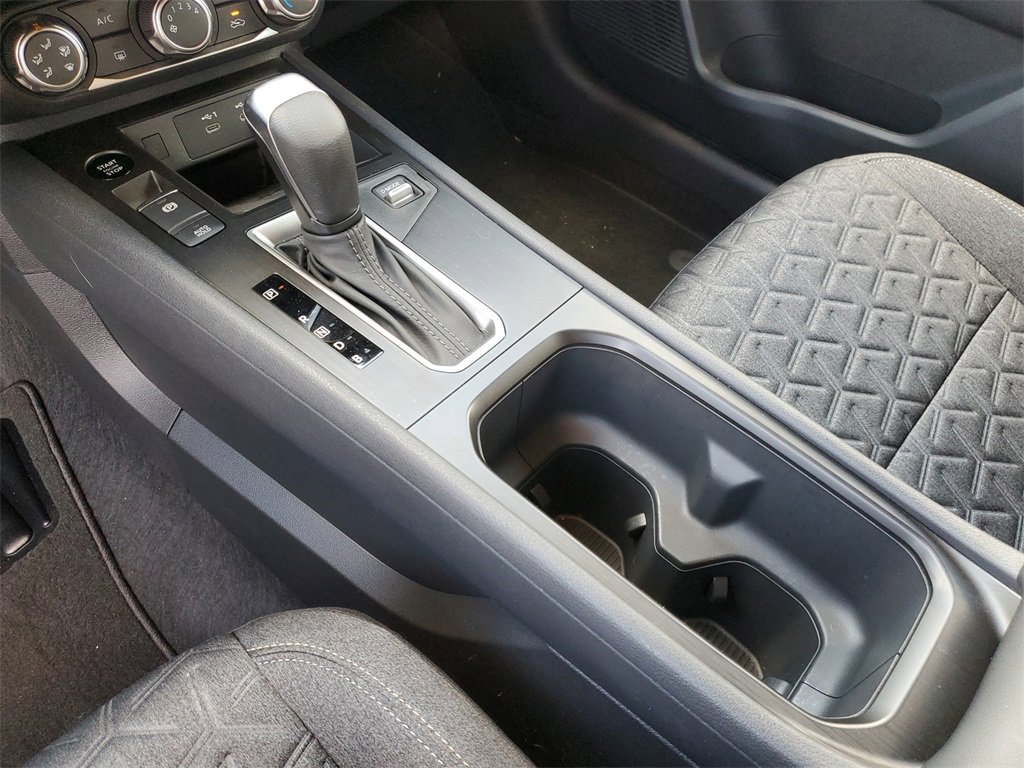 Used 2025 Nissan Kicks SV image 24