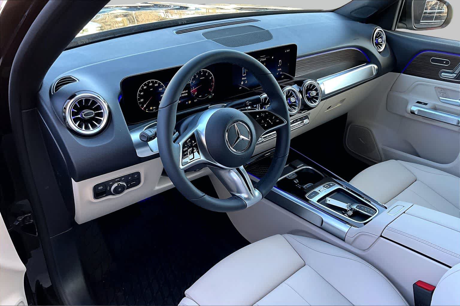 New 2026 Mercedes-Benz GLB 250 image 8