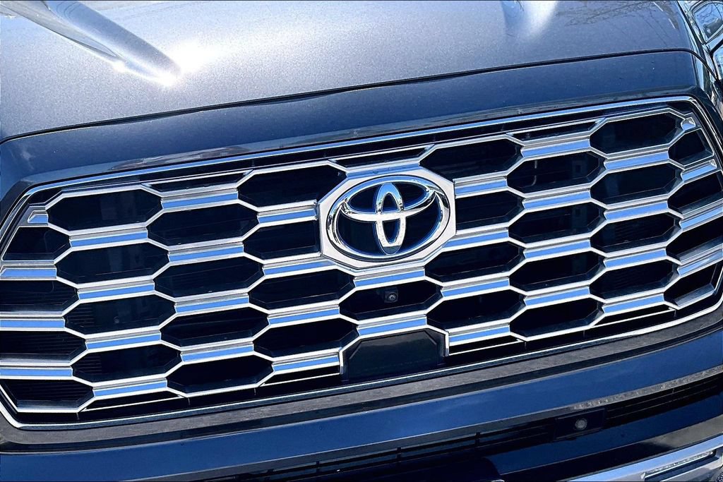 Used 2024 Toyota Sequoia Capstone AWD/4WD image 40