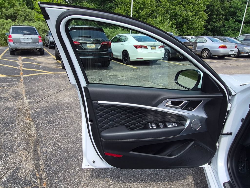 Used 2019 Genesis G70 2.0T Advanced w/ Prestige Package AWD/4WD image 14