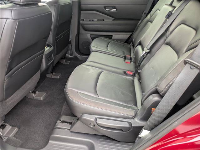 Used 2022 Nissan Pathfinder SL AWD/4WD image 17