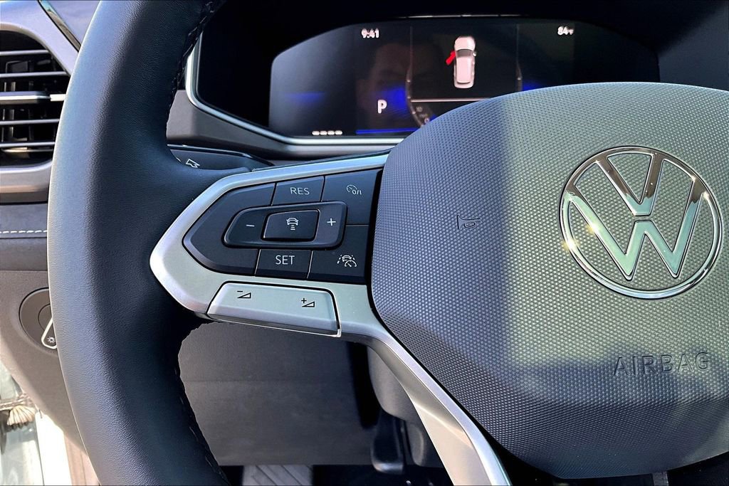 New 2026 Volkswagen Taos SE FWD image 10