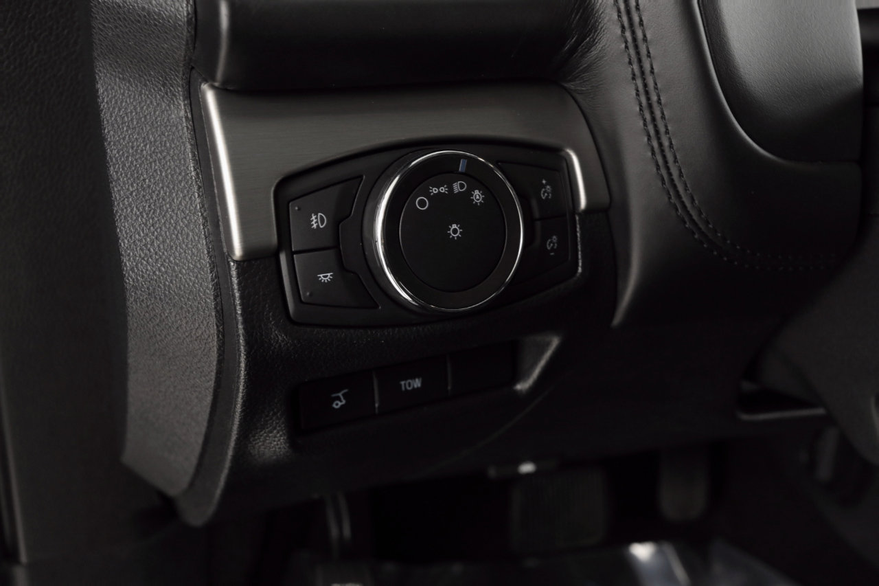 Used 2018 Ford Explorer Platinum image 34