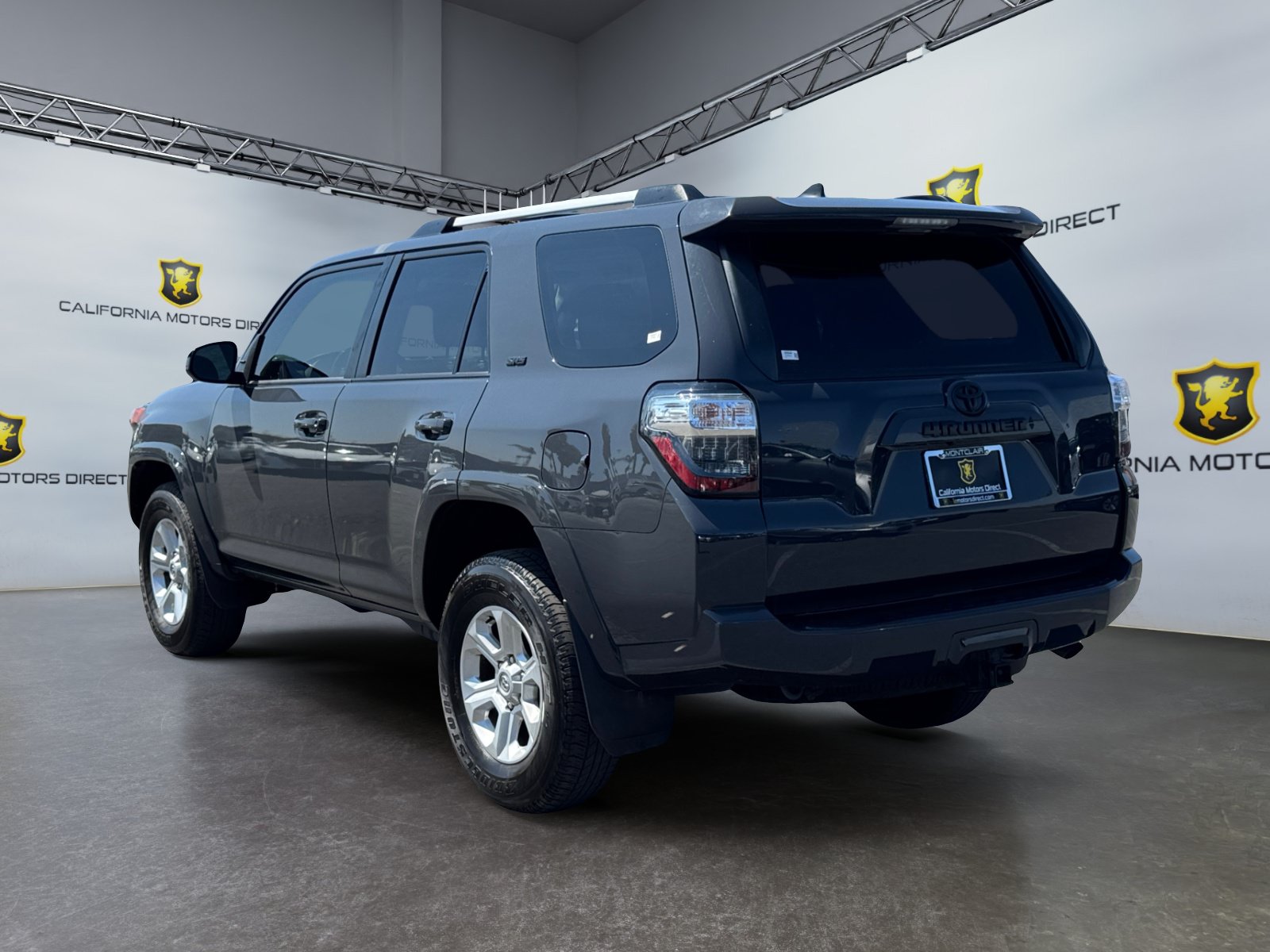 Used 2024 Toyota 4Runner SR5 AWD/4WD image 3