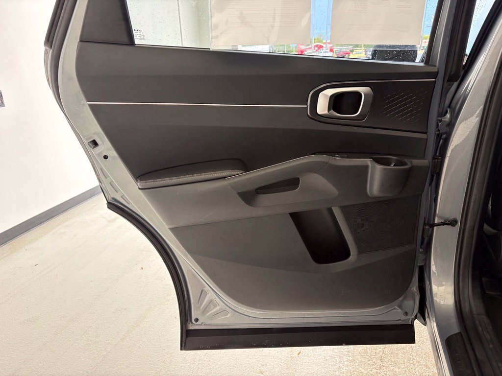 Used 2022 Kia Sorento S FWD image 30