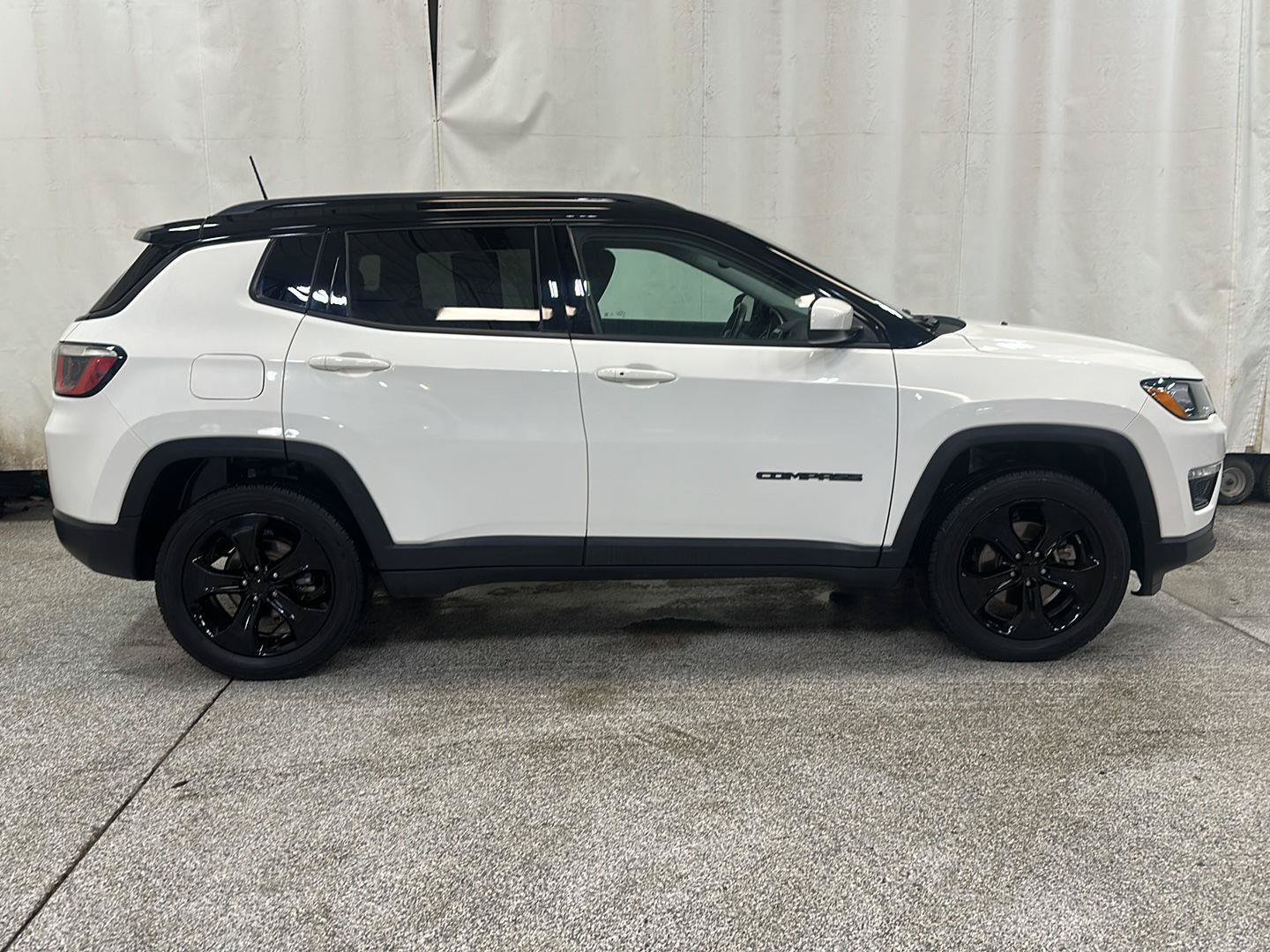Certified 2019 Jeep Compass Latitude AWD/4WD image 3