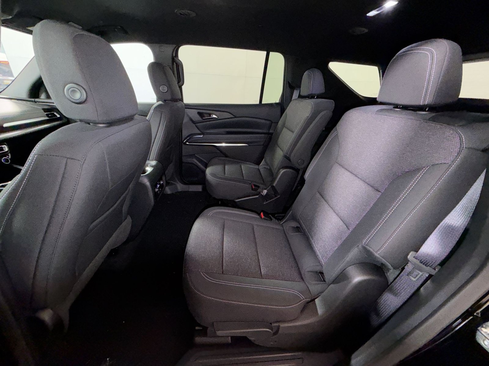 New 2027 Chevrolet Traverse LT w/ Midnight/Sport Edition FWD image 24