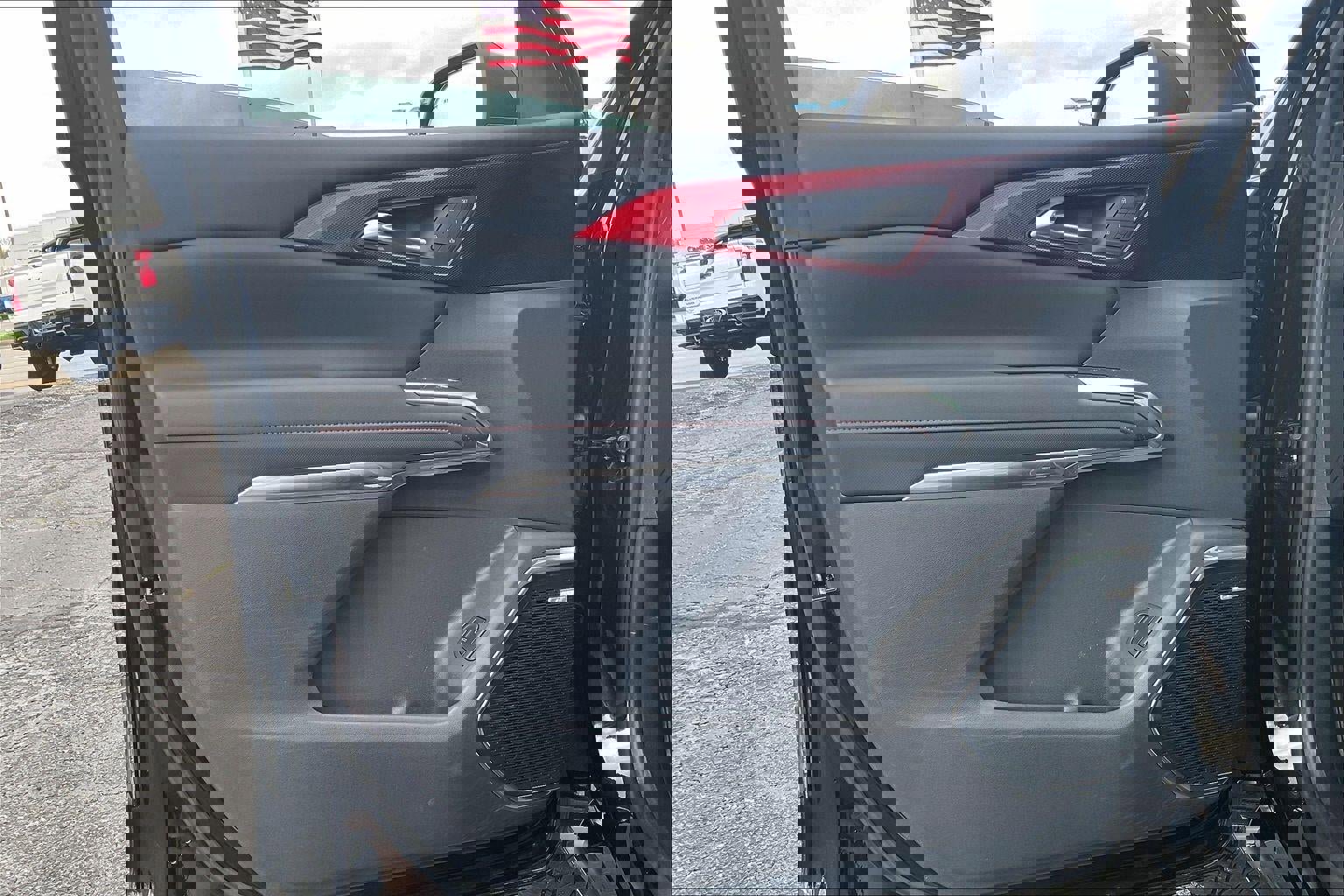 Used 2024 Chevrolet Traverse RS image 26